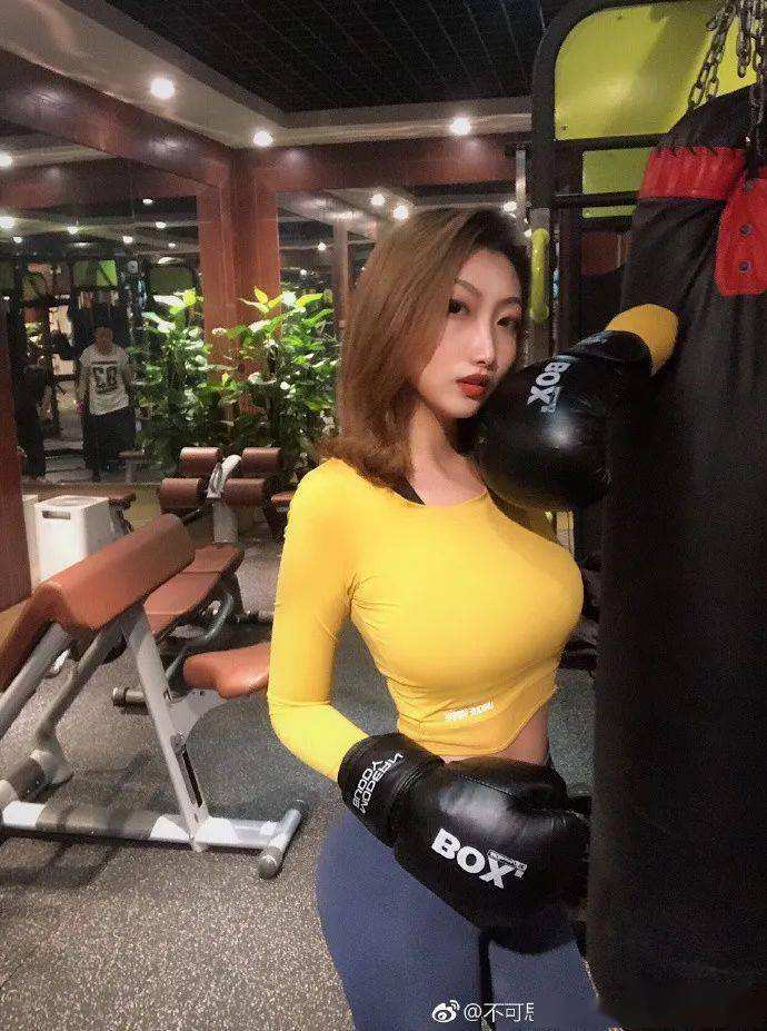 萝莉塔防手游九游版